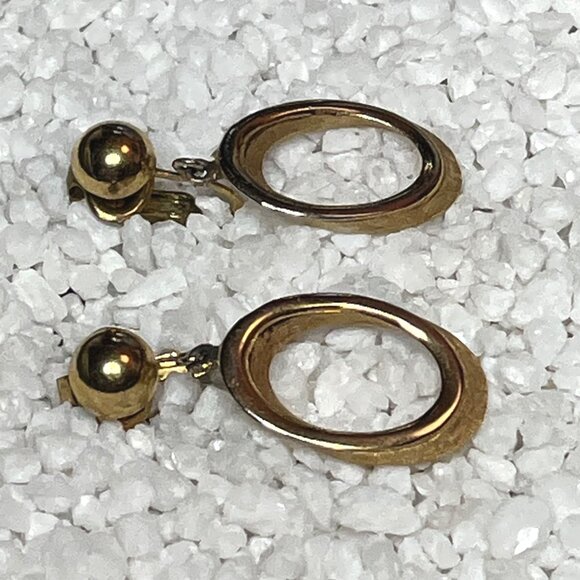 Vintage Crown Trifari Gold-Tone Oval Clip-On Dangle Earrings - Picture 2 of 7